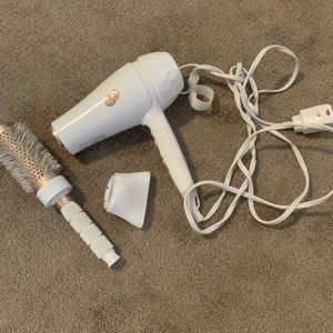 T3 Blow Dryer